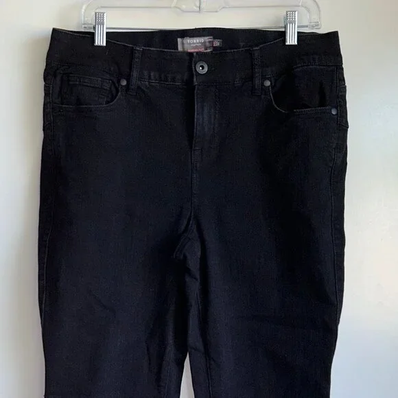 TORRID Bombshell Flare Leg Premium Stretch Black Jeans Size 14S - Picture 3 of 13